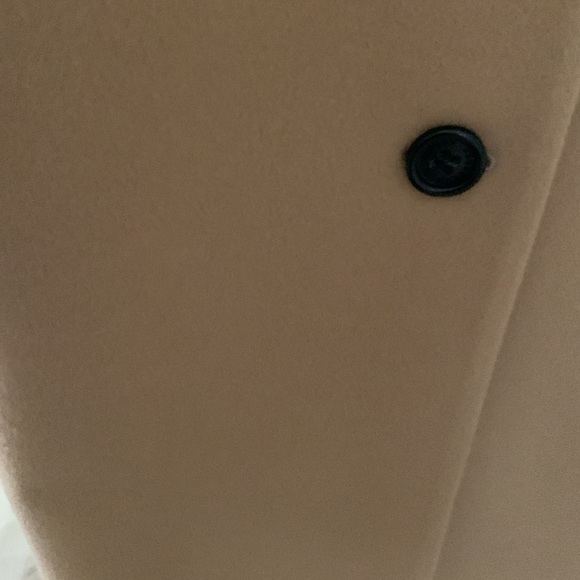 Woman’s Burberry Coat - Picture 6 of 13